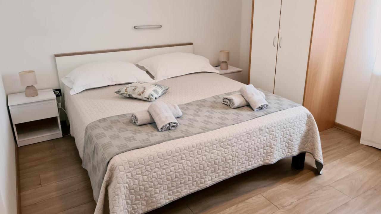 Ferienwohnung Romeo Sukošan Exterior foto