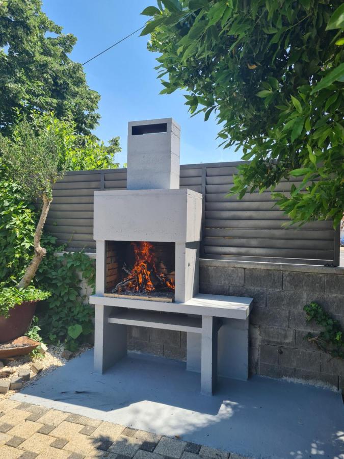 Ferienwohnung Romeo Sukošan Exterior foto
